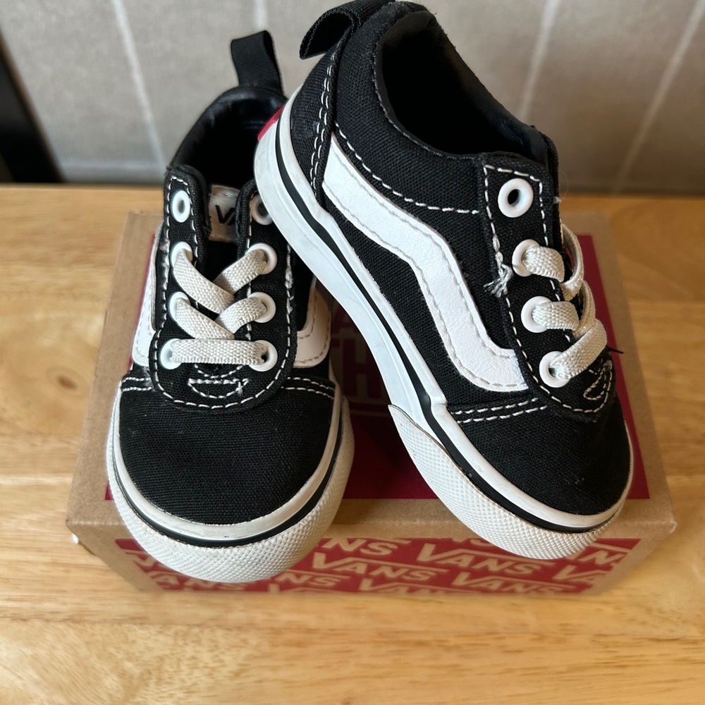 Excellent condition toddler Vans boys shoes